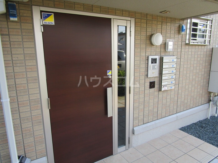 25/30 エントランス