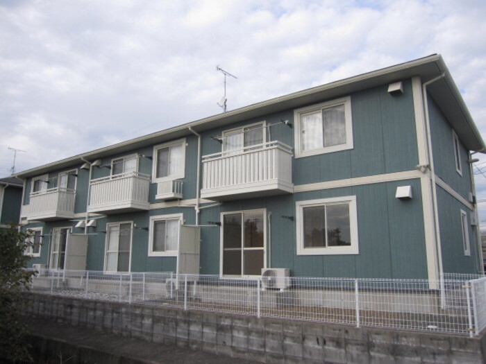 13/18 エントランス