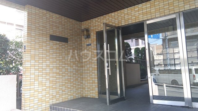 28/29 エントランス