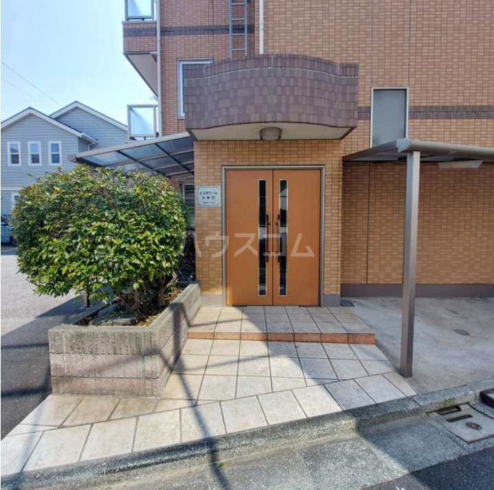 13/13 エントランス