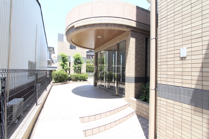 19/24 エントランス