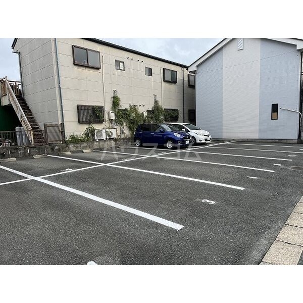 15/23 駐車場