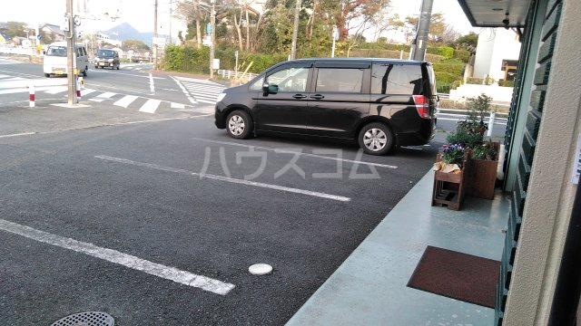 18/22 駐車場