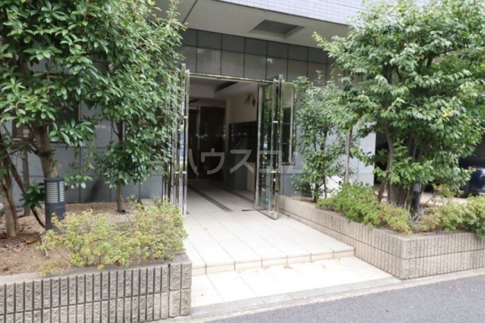 15/23 エントランス