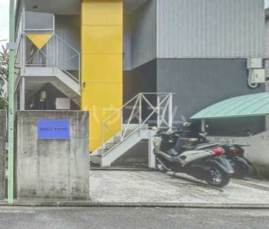 17/25 エントランス