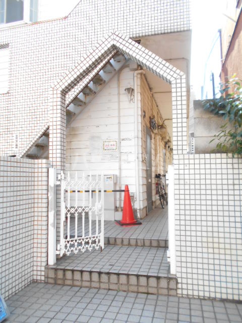 14/14 エントランス