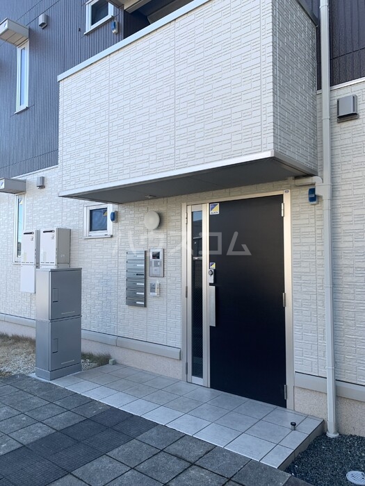 25/30 エントランス