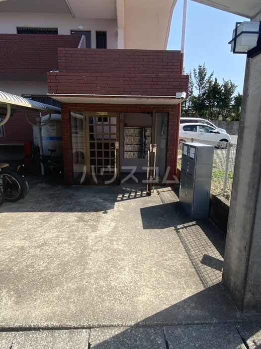 28/30 エントランス