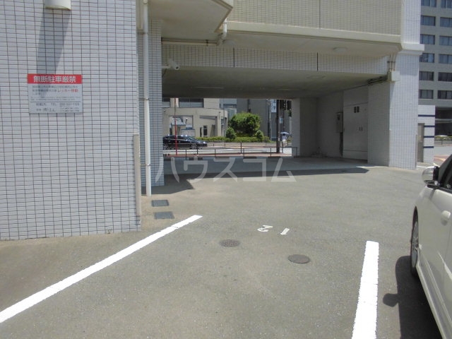 22/30 駐車場