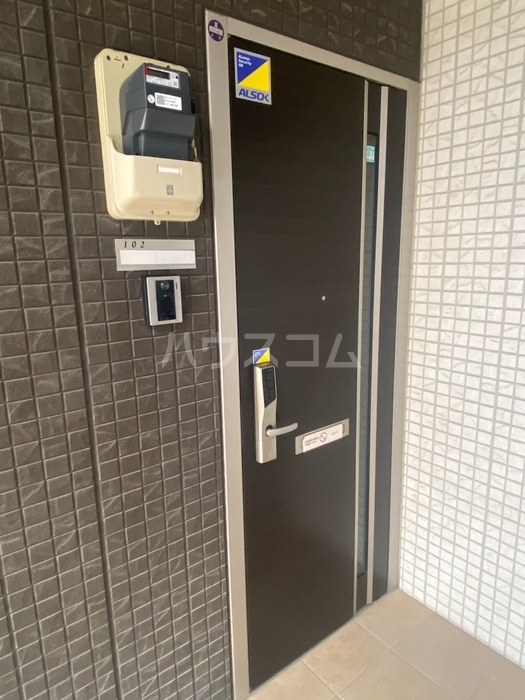 2/4 エントランス