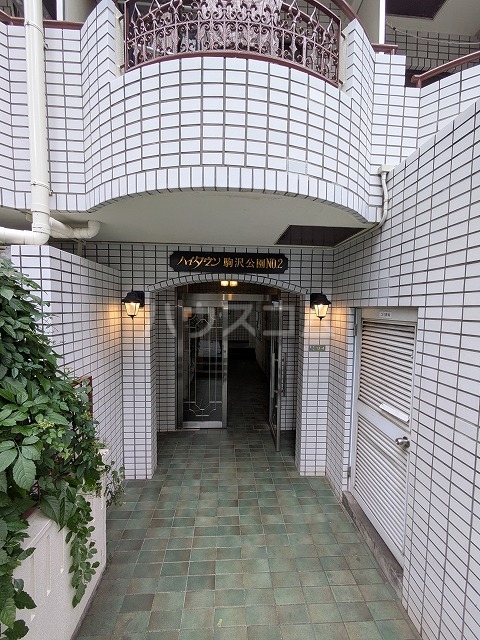 21/30 エントランス