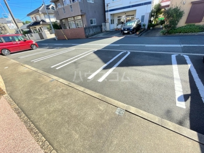 2/6 駐車場