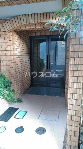 20/30 エントランス
