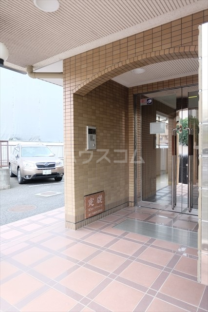 21/30 エントランス