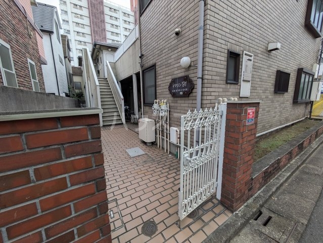 21/29 エントランス