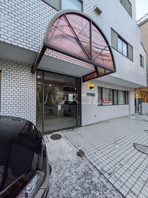 26/30 エントランス