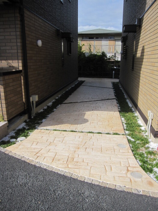 19/30 エントランス