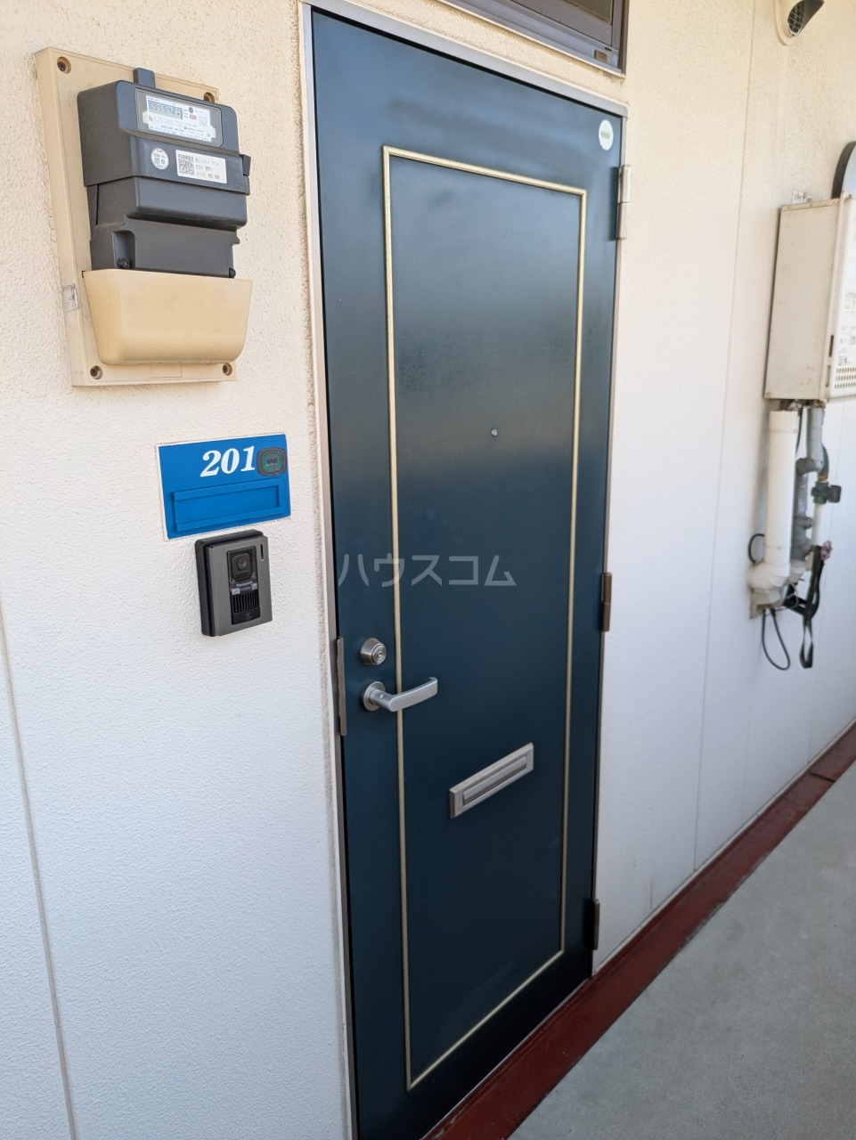 24/30 エントランス