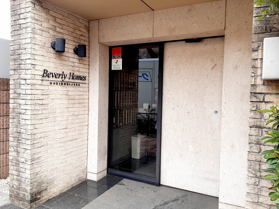 21/28 エントランス