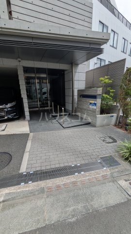 25/30 エントランス