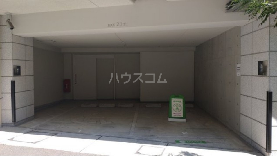 18/28 エントランス