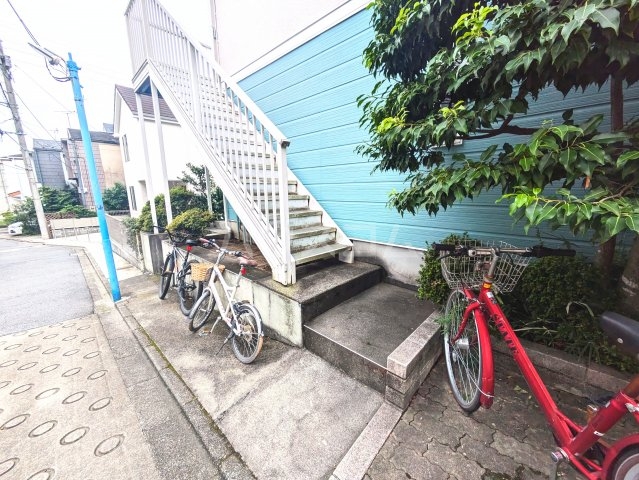 21/22 エントランス