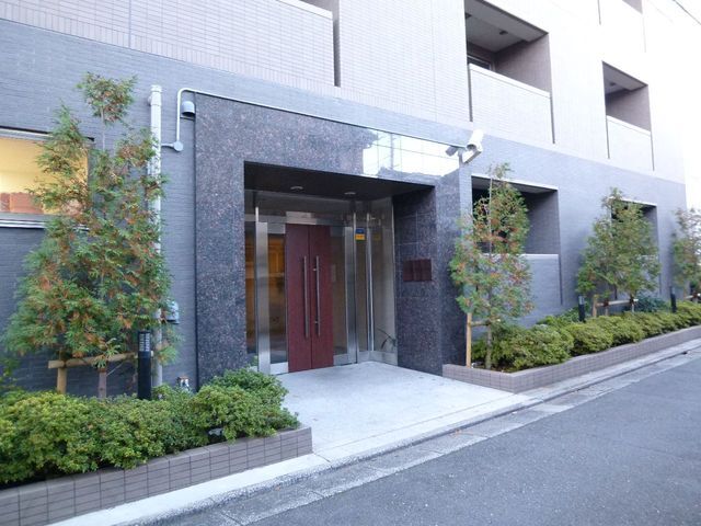 18/25 エントランス