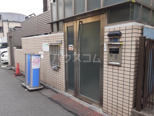 22/30 エントランス