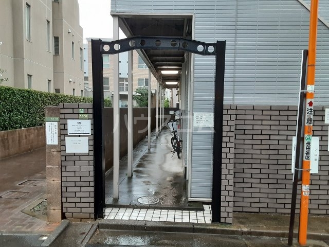 25/30 エントランス