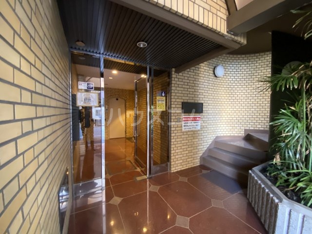 21/24 エントランス