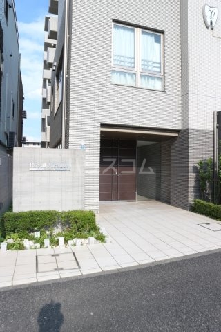 25/30 エントランス