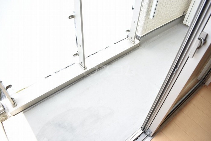 18/27 バルコニー