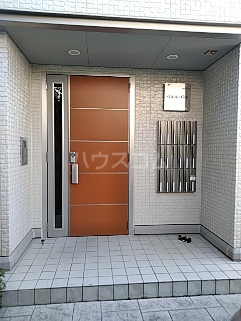 23/26 エントランス