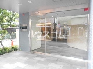 23/30 エントランス