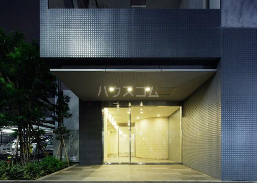 20/27 エントランス