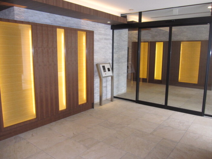 14/25 エントランス