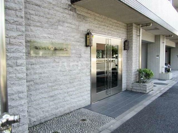 20/30 エントランス