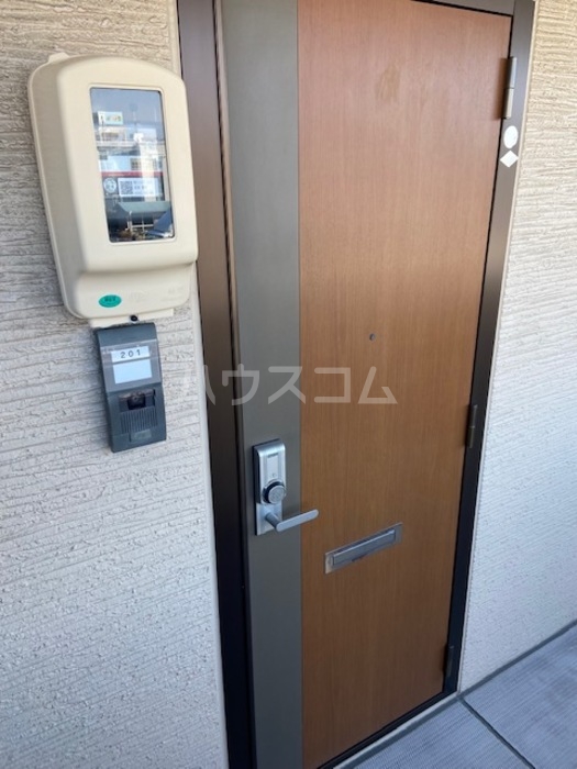 18/25 エントランス