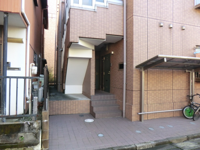 3/7 エントランス