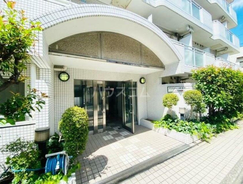 21/30 エントランス