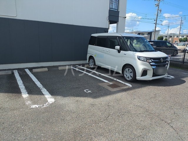 19/22 駐車場