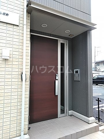 25/30 エントランス