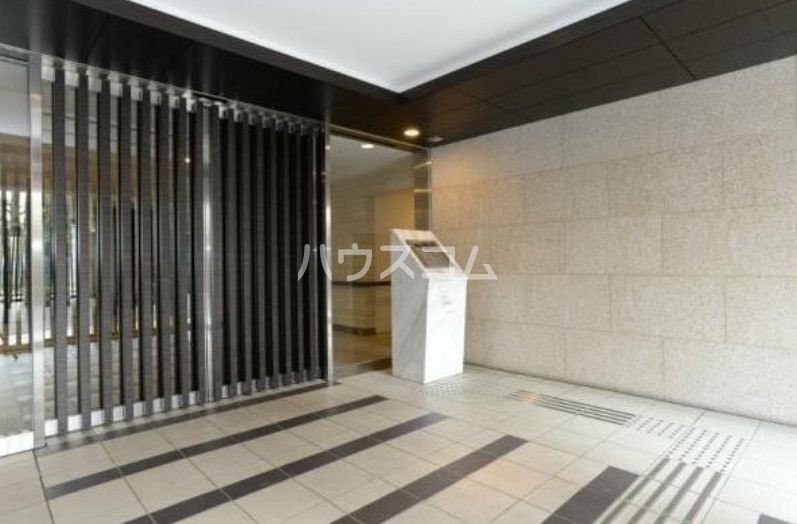 25/30 エントランス