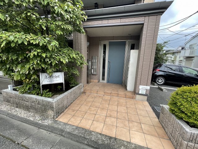 19/22 エントランス