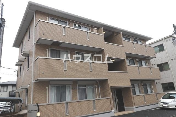 13/22 エントランス