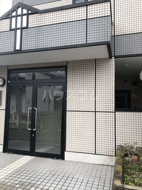 28/30 エントランス
