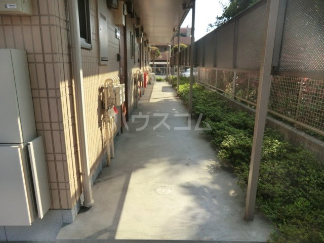 16/19 エントランス