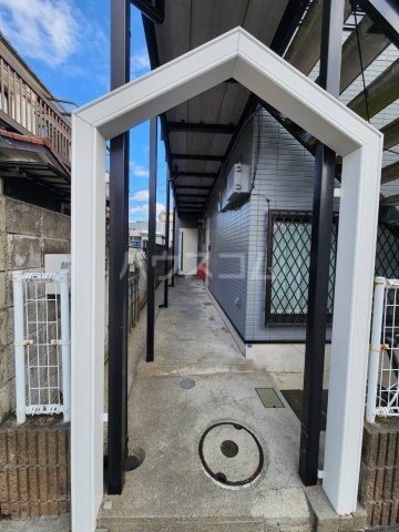 23/30 エントランス