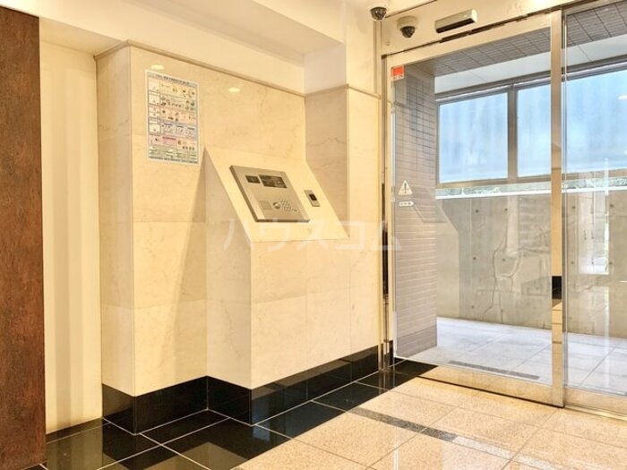 22/24 エントランス