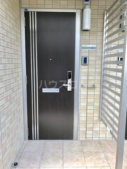 14/23 エントランス